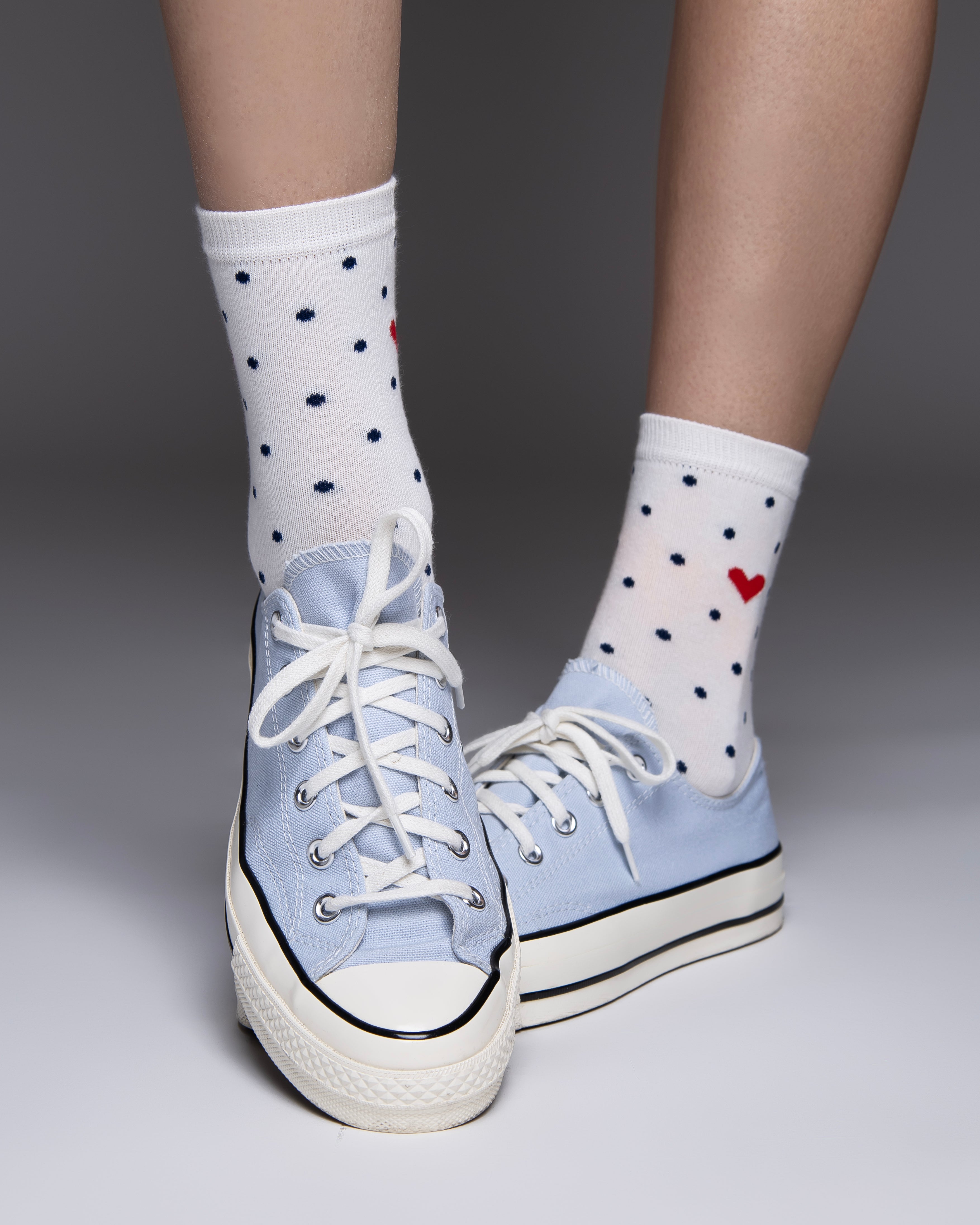 Premium Italian women's socks collection - everyday, cashmere, sport and patterned socks for Czech Republic